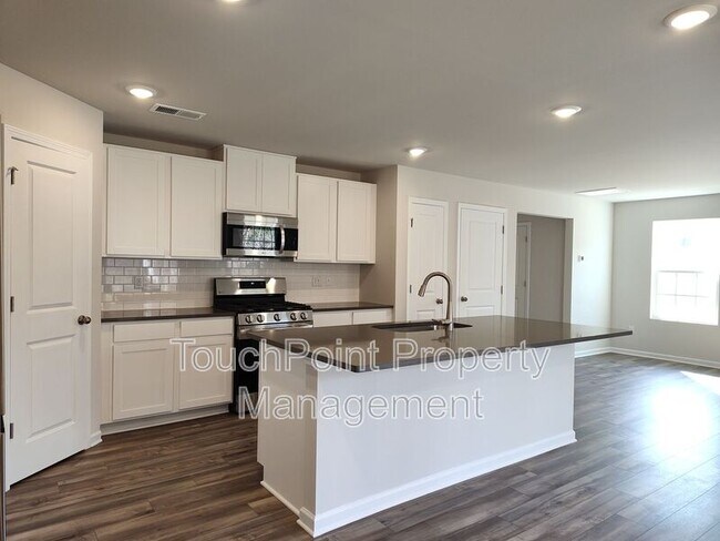 Building Photo - 3247 Crawford Ave