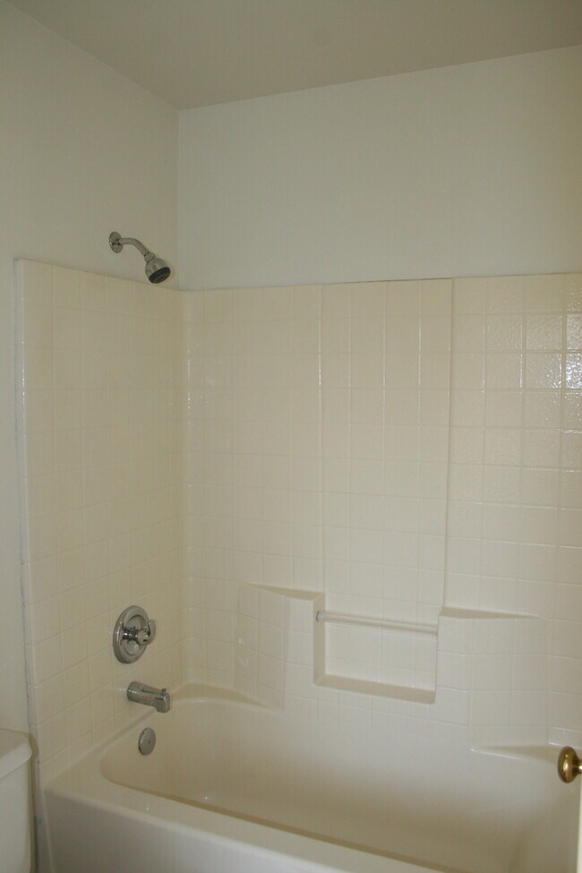 Building Photo - 703 Markham Way