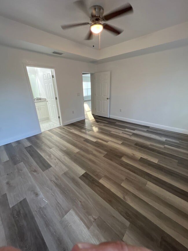 Building Photo - 500 dollars off firs month rent if move in by end of March!! .... Gorgeous Newer Custom Built Home