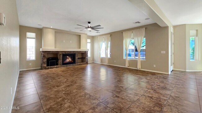 Building Photo - 20737 W Valley View Dr