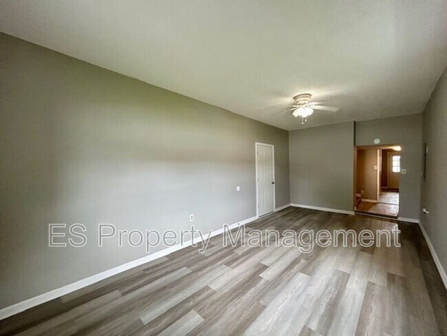 Building Photo - 1408 Holland St