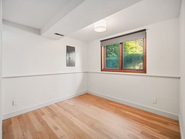 Building Photo - 5315 W Conestoga Ave