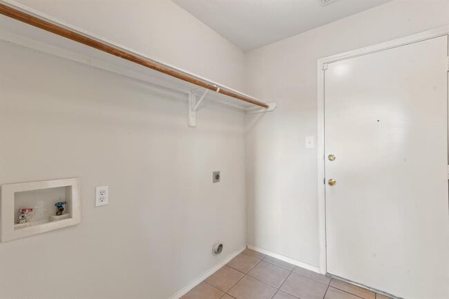 Building Photo - 2911 Katy Briar Ln
