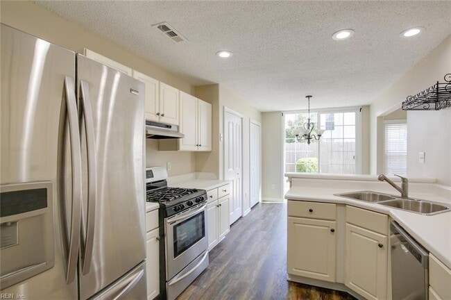 Building Photo - 708 Fallcreek Run