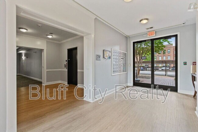 Building Photo - 730 Litty Ct