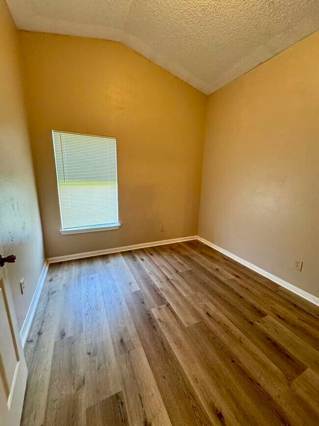Building Photo - 4630 Croker Ridge Rd