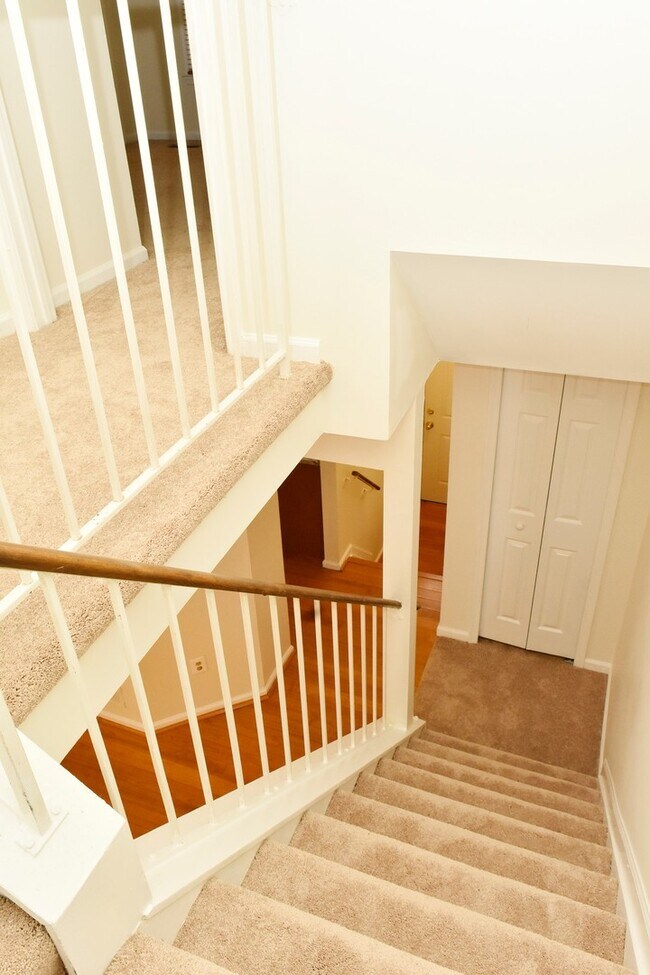 Building Photo - 3838 Angelton Ct