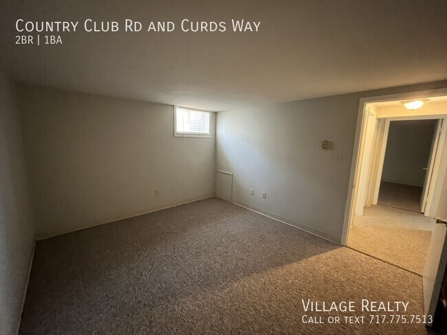 Building Photo - 671 Country Club Rd