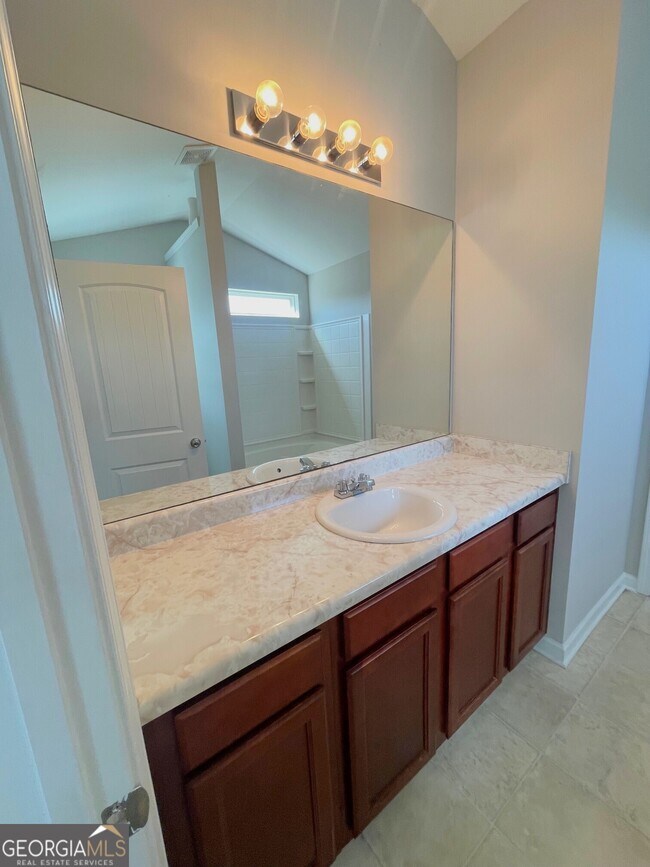 Building Photo - 149 High Point Way