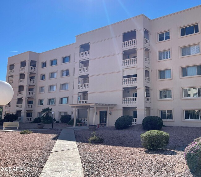 Building Photo - 7910 E Camelback Rd