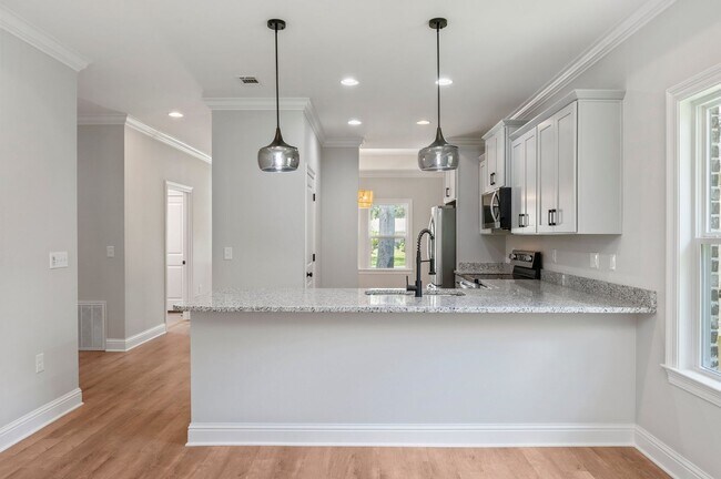 Building Photo - 4 Bedroom In Niceville!