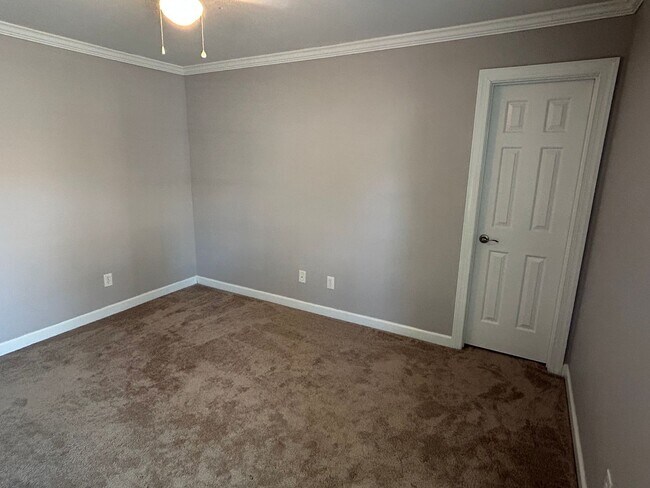 Building Photo - 4 Bed | 2.5 Bath House in Morrisville with...