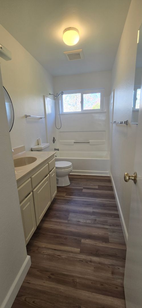 Building Photo - DelMonte