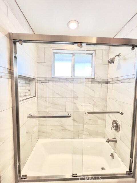 Building Photo - 711 N Soldano Ave