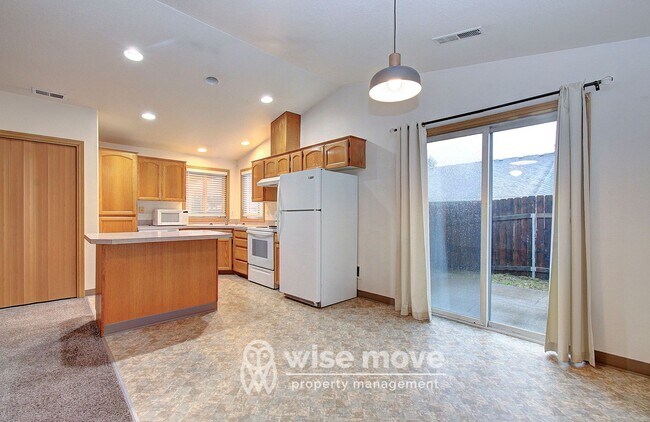 Building Photo - 809 SE 135th Ct