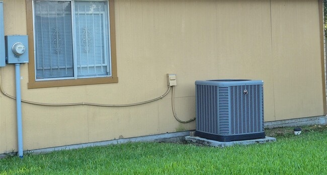 Building Photo - 13211 Whitchurch Way