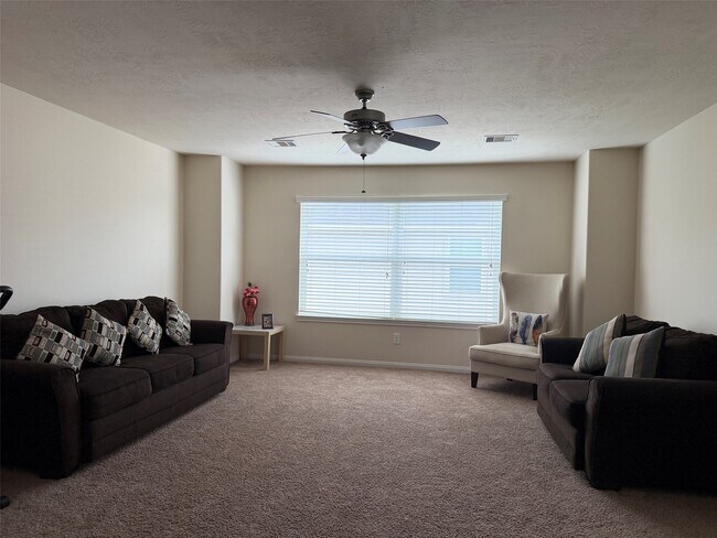 Building Photo - 24930 Diamond Ranch Dr