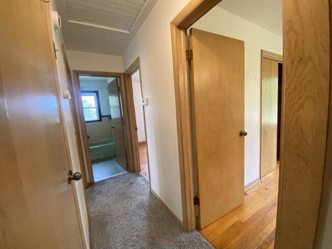 Building Photo - 3809 Southland Dr