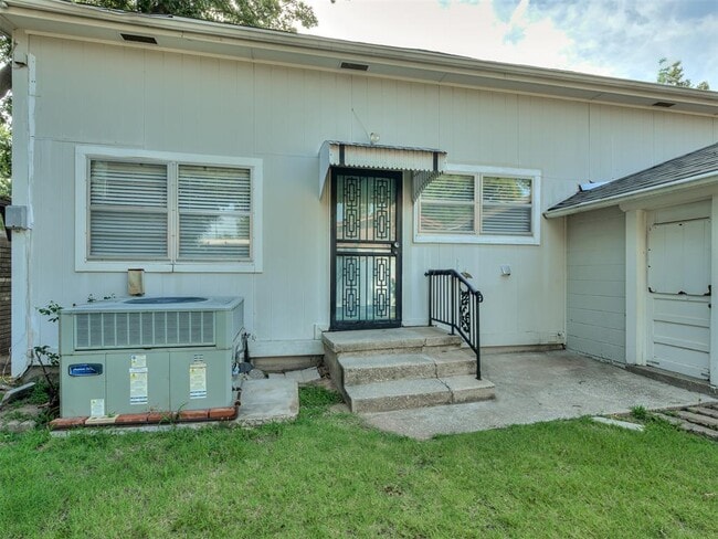 Building Photo - 4701 N Peniel Ave