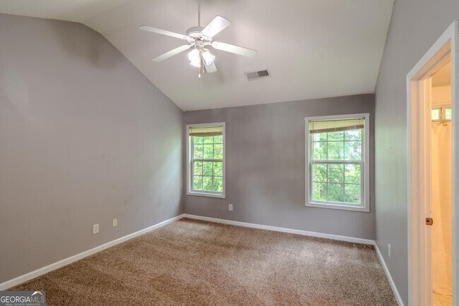 Building Photo - 28 Greystone Ridge