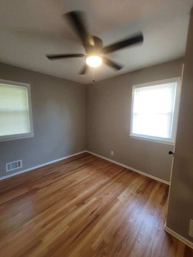 Building Photo - COMING SOON in the spring! - Large SF in North KC