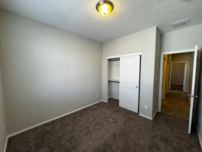 Building Photo - 6732 Oro Valley Rd NW