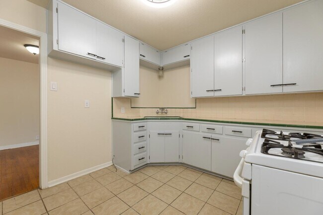 Building Photo - 222 Dryden Dr