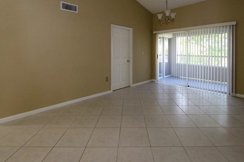 Building Photo - 2861 N Oakland Forest Dr