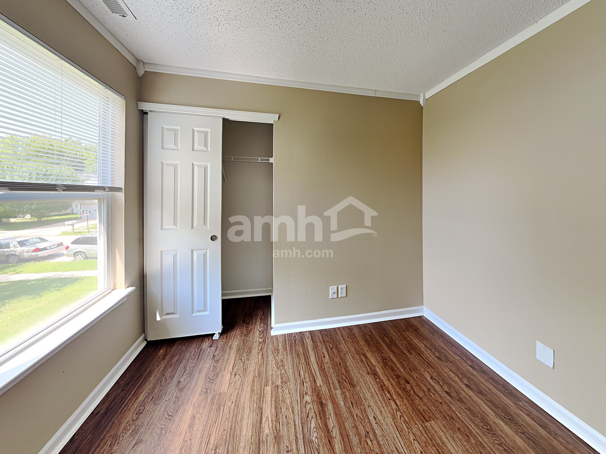 Building Photo - 5973 Redcliff North Ln