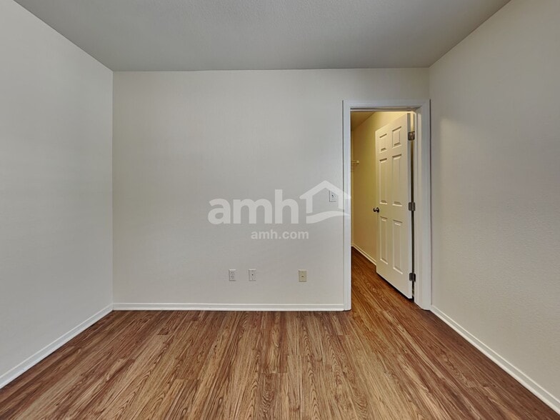 Building Photo - 4932 Cascade Pools Ave