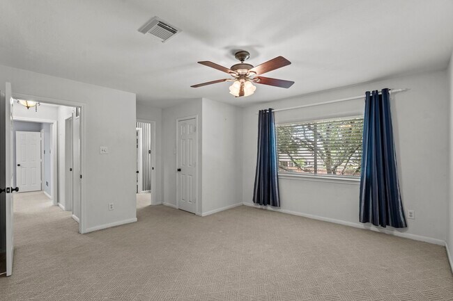 Building Photo - 2210 Bay Haven Way