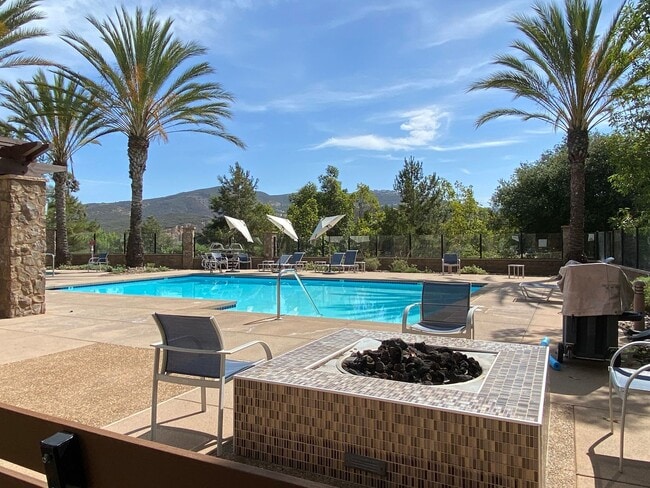 Building Photo - 3bedroom 3 bath home in the Solaire Commun...