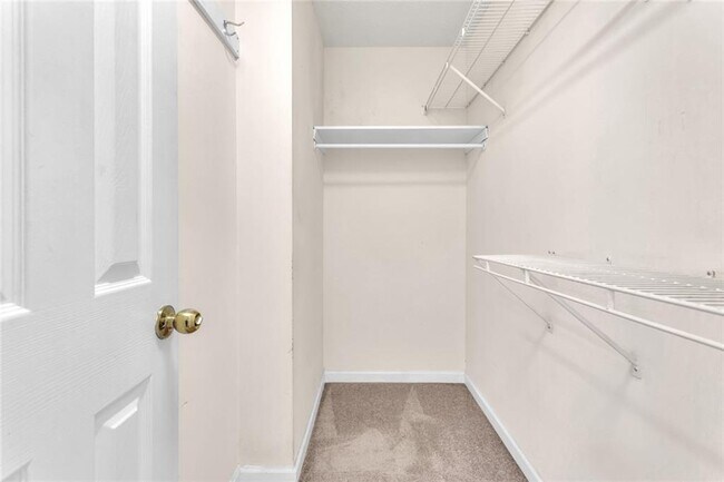 Building Photo - 878 Grindstone Dr SW