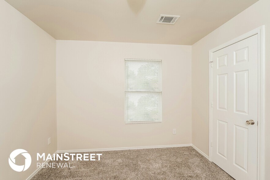 Building Photo - 537 Fox Run Cir
