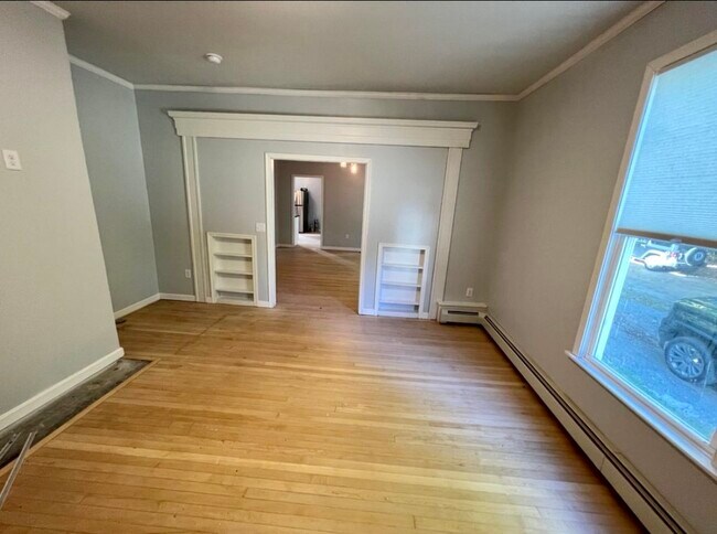 Building Photo - 409 Hammond St