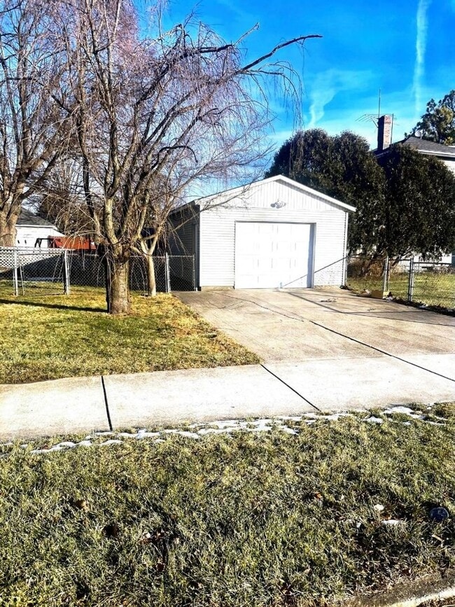 Building Photo - Single family home in Springfiled