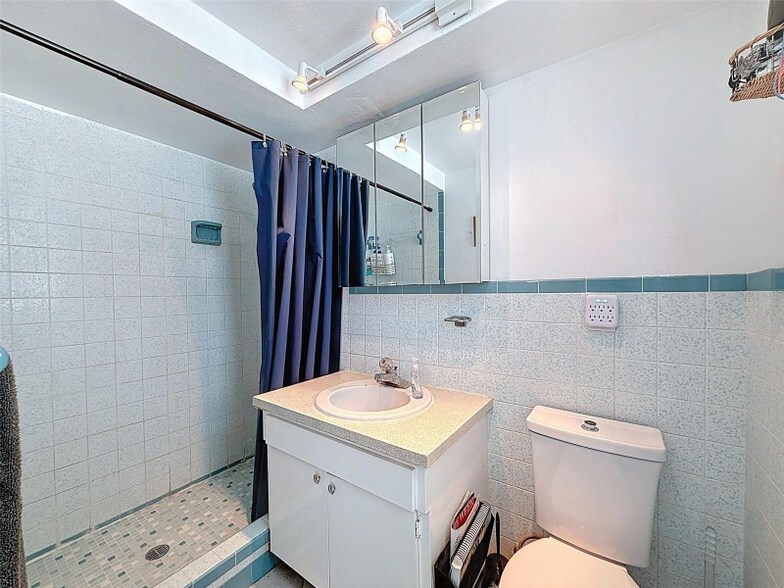 Building Photo - 7815 Foxbloom Dr