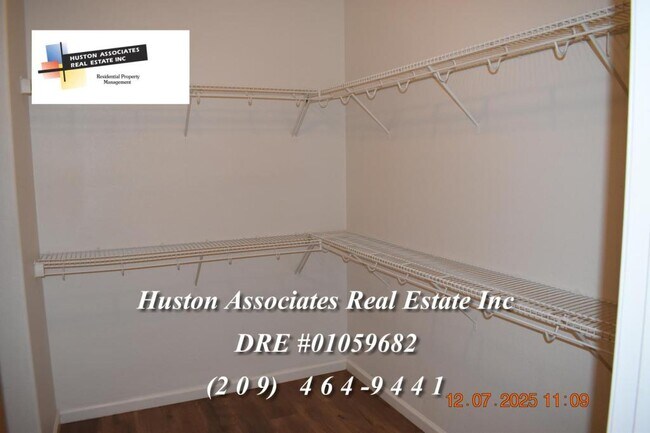 Building Photo - 1933 Cielito Dr