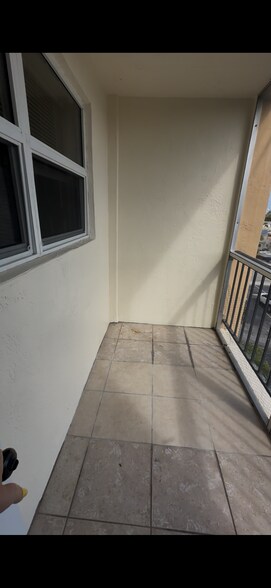 Balcony - 220 SW 9th Ave
