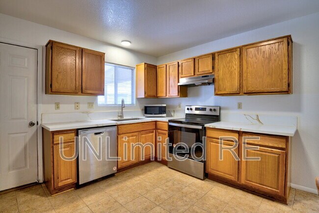 Building Photo - 37339 Buckskin Cir