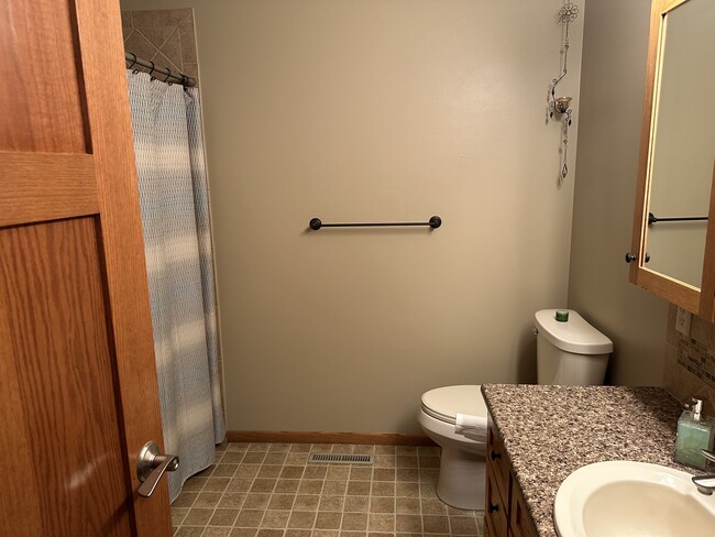 Building Photo - 2311 S Burgen Dr SE
