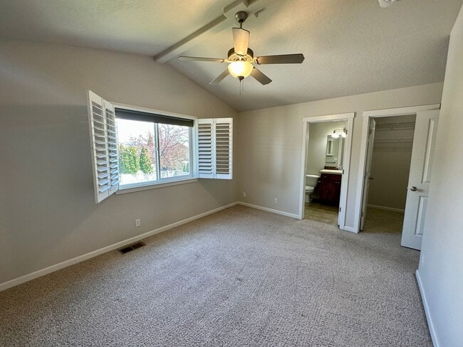 Building Photo - LARGE SINGLE FAMILY HOME ON CORNWALL (RPM#220)