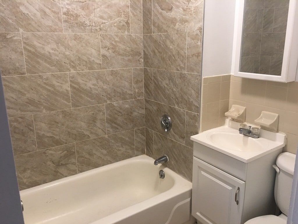 Building Photo - 283 W 3rd St