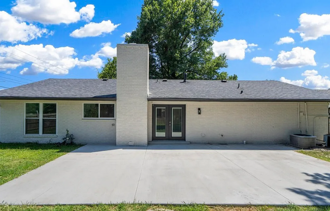 Building Photo - 5 Bed / 3 Bath in Broken Arrow!