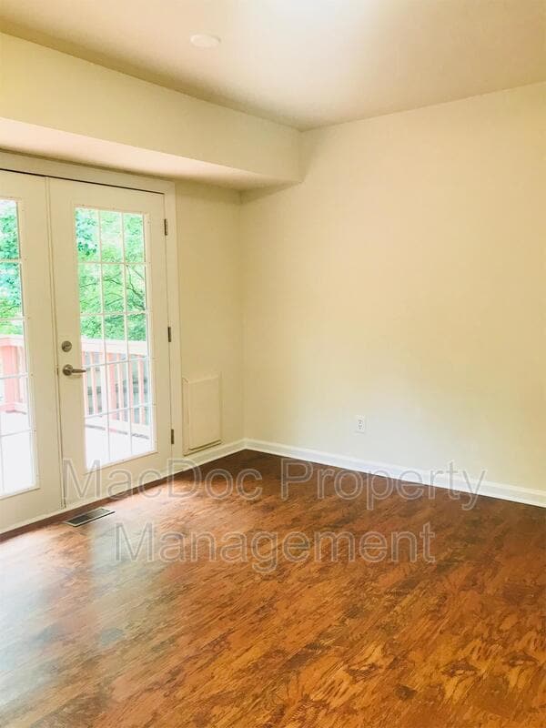 Building Photo - 10813 Heatherwood Dr