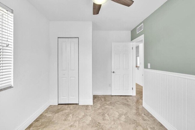 Building Photo - 1837 NE 48th Ct