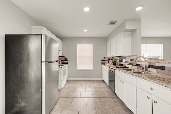 Building Photo - 8818 Iron Springs Dr