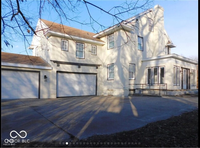 Building Photo - 3158 E Fall Creek Pkwy N Dr