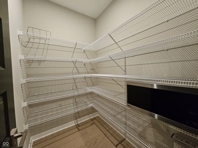 Building Photo - 228 Oakhurst Wy