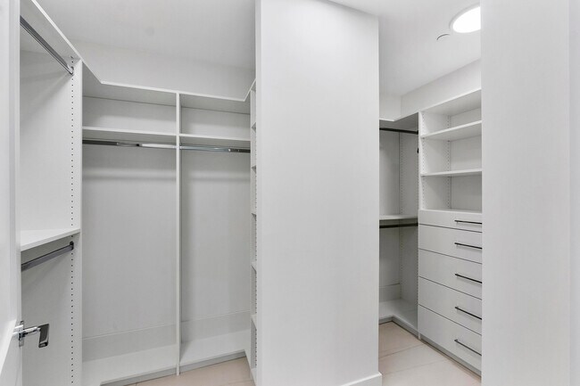 Building Photo - 151 N Seabreeze Blvd